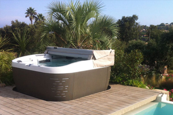Jacuzzi Spas Pricing Family Image